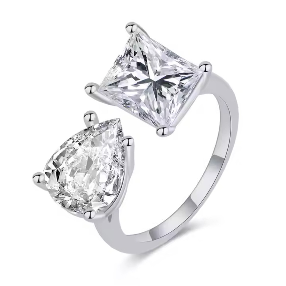 Diamond Ring
Pear & Square Shaped